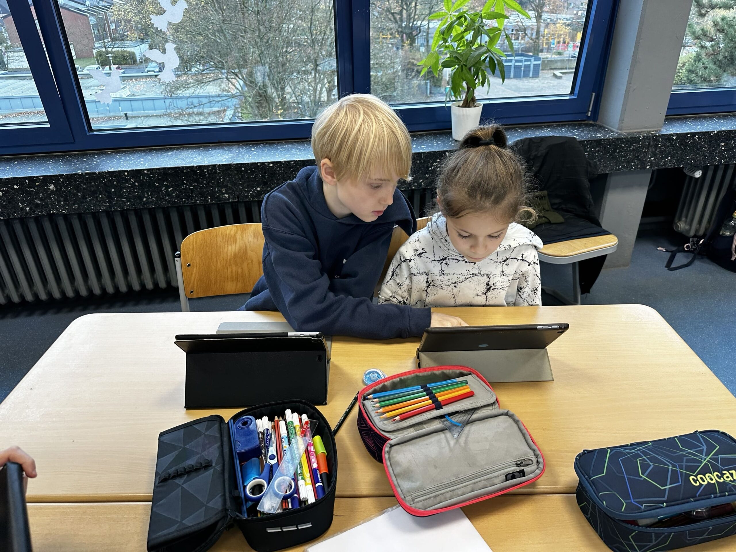 Kinder lernen mit iPads 12.2023