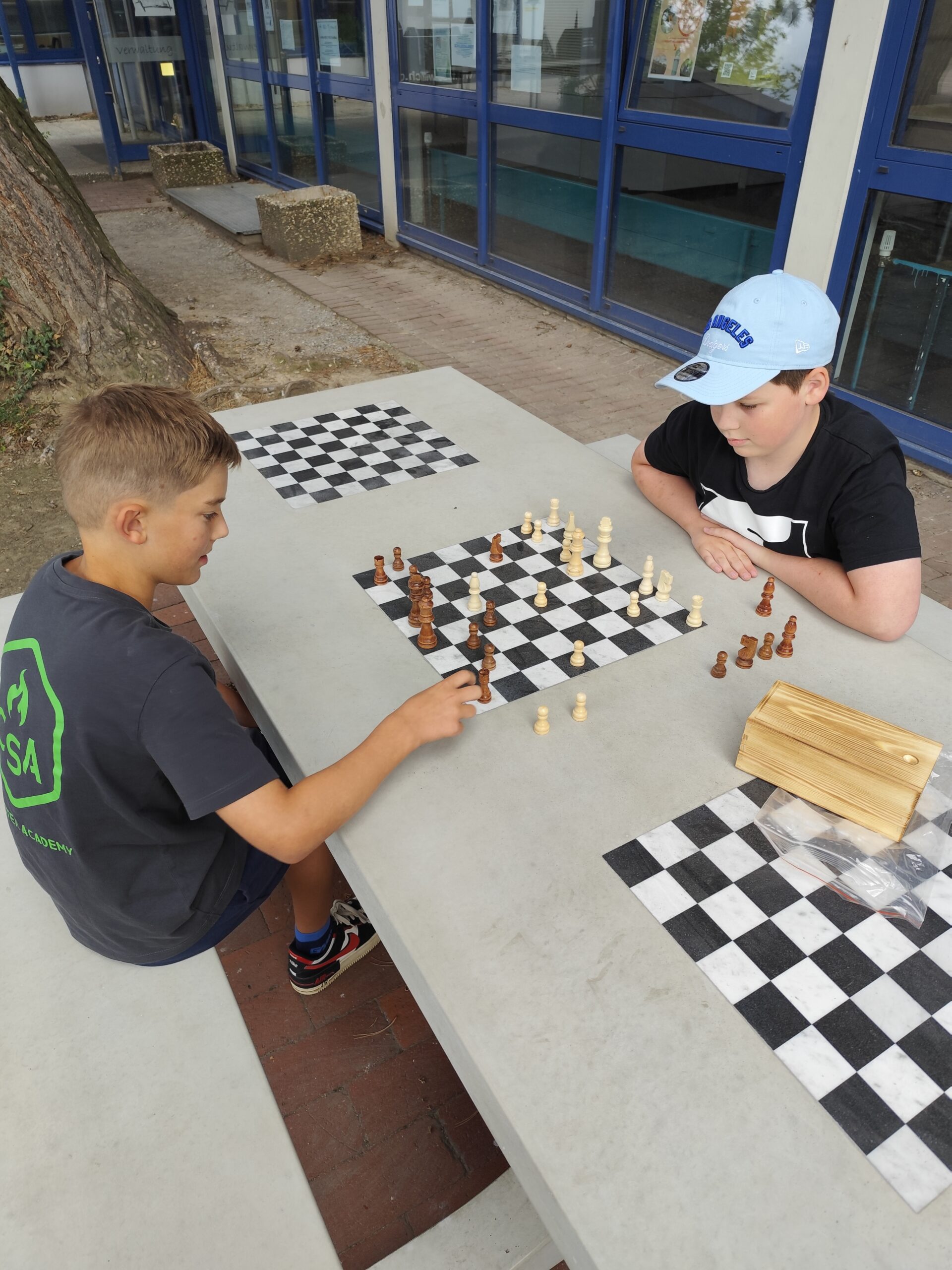 Schach draußen Schach draußen