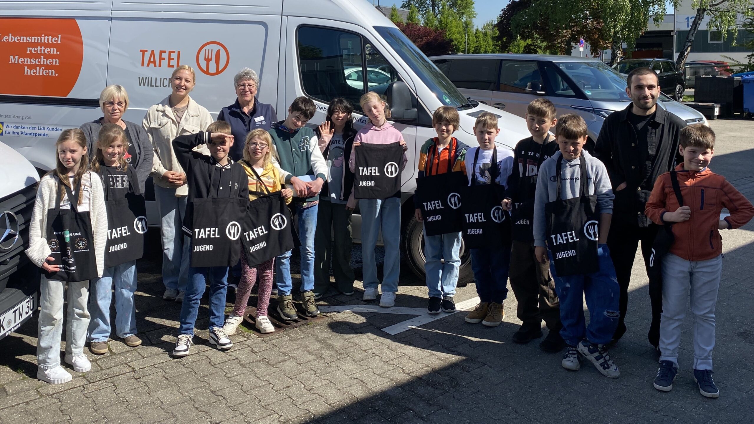 Alltagshelden-AG besucht die Willicher Tafel