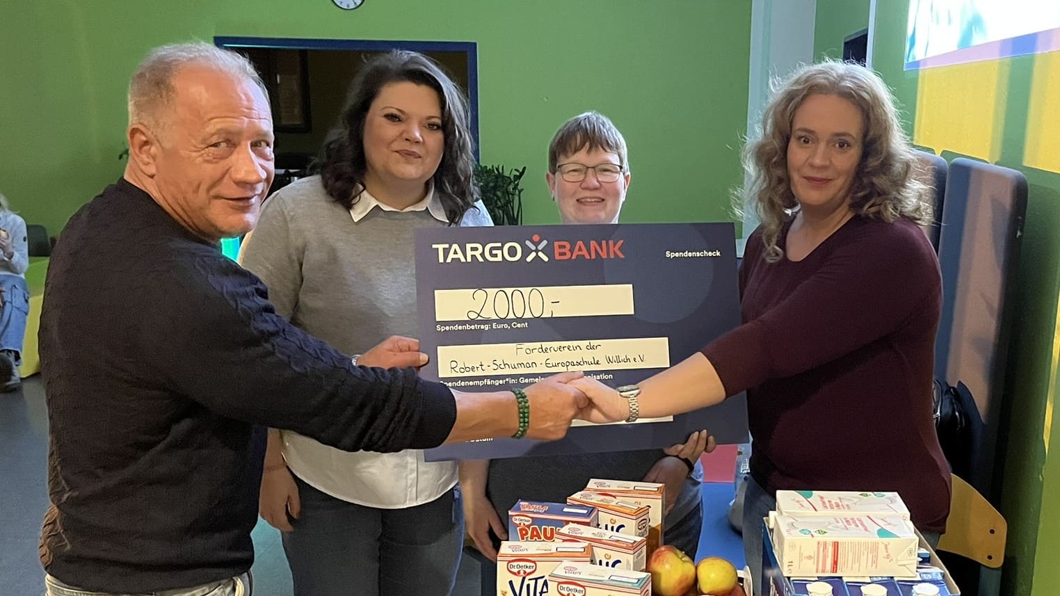 2.000 Euro und leckere Weckmänner für das Powerfrühstück