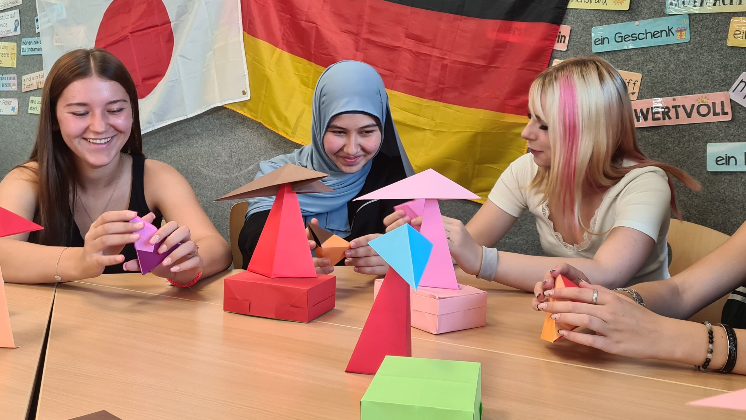 Falten, Staunen, Entdecken – Origami-Workshop der Japan AG